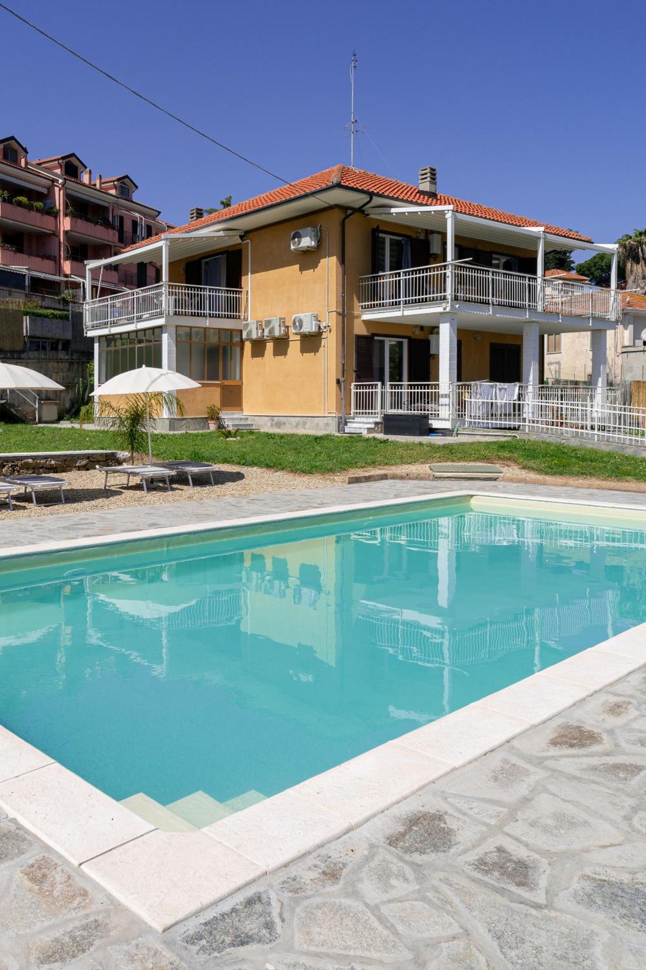 Apartment Il Gattino Di Porto - 2 - Bilocale Terrazzo Piscina Imperia